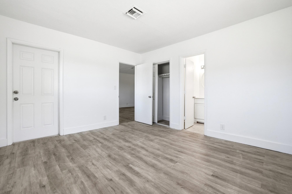 1880 Se 3rd Street - Photo 13