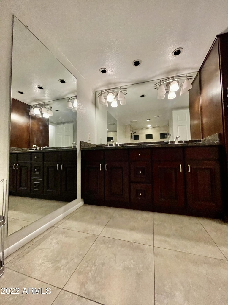 12212 N Paradise Village Parkway S - Photo 13