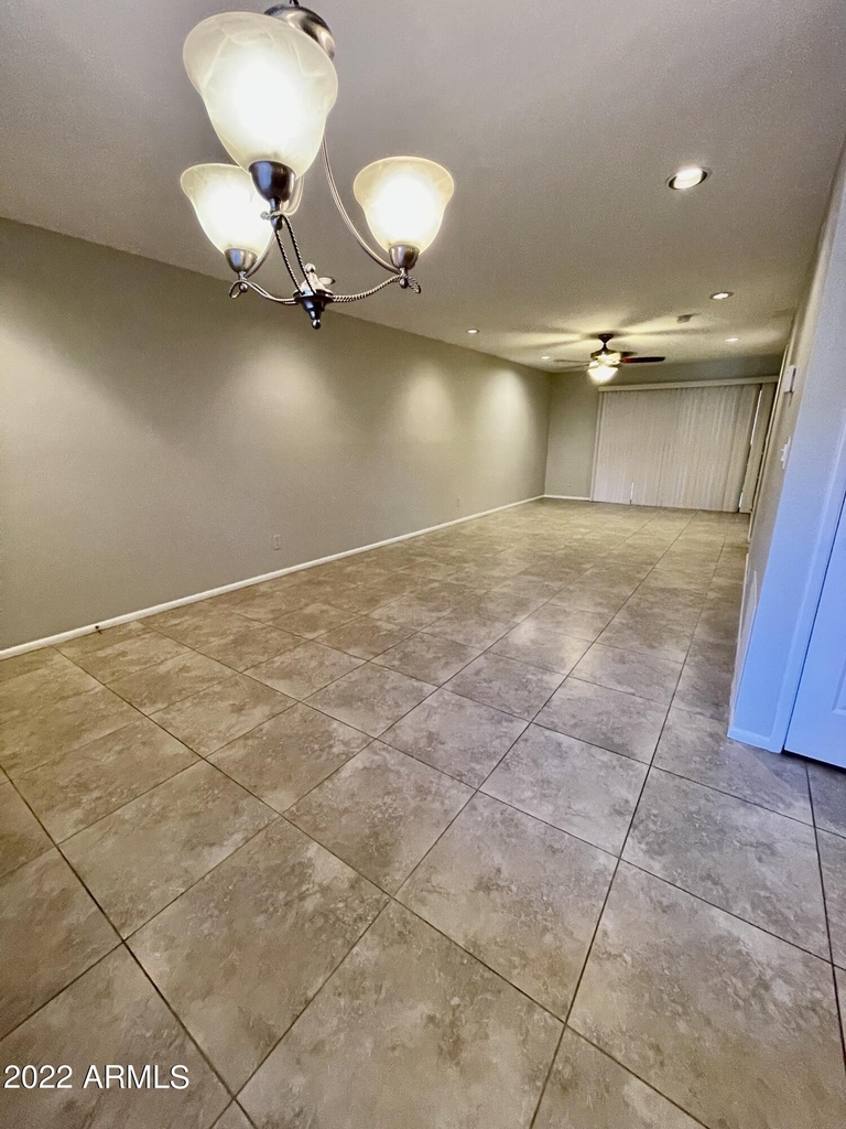 12212 N Paradise Village Parkway S - Photo 3