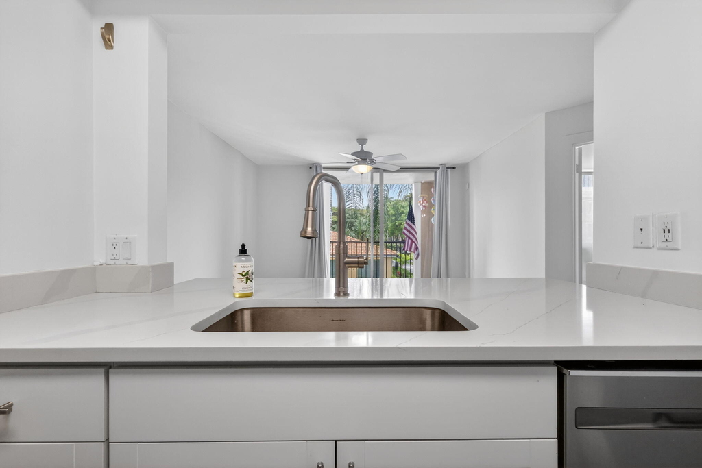 103 Yacht Club Way - Photo 19