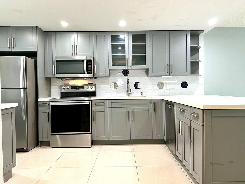 7450 Nw 17th Street - Photo 1