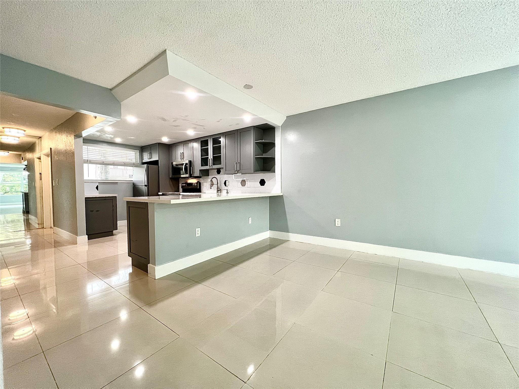 7450 Nw 17th Street - Photo 4