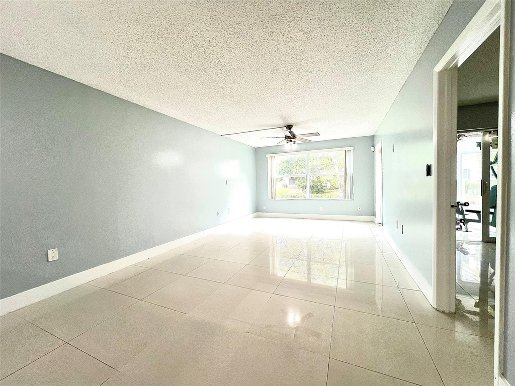 7450 Nw 17th Street - Photo 6