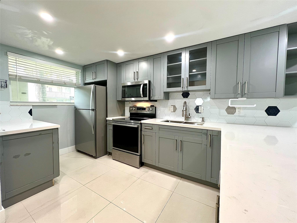 7450 Nw 17th Street - Photo 3