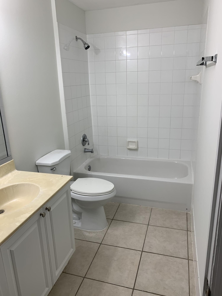 2080 Greenview Shores Boulevard - Photo 7