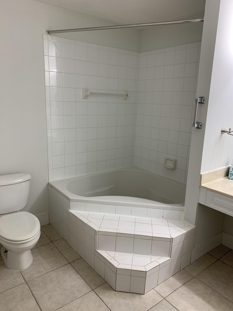 2080 Greenview Shores Boulevard - Photo 5