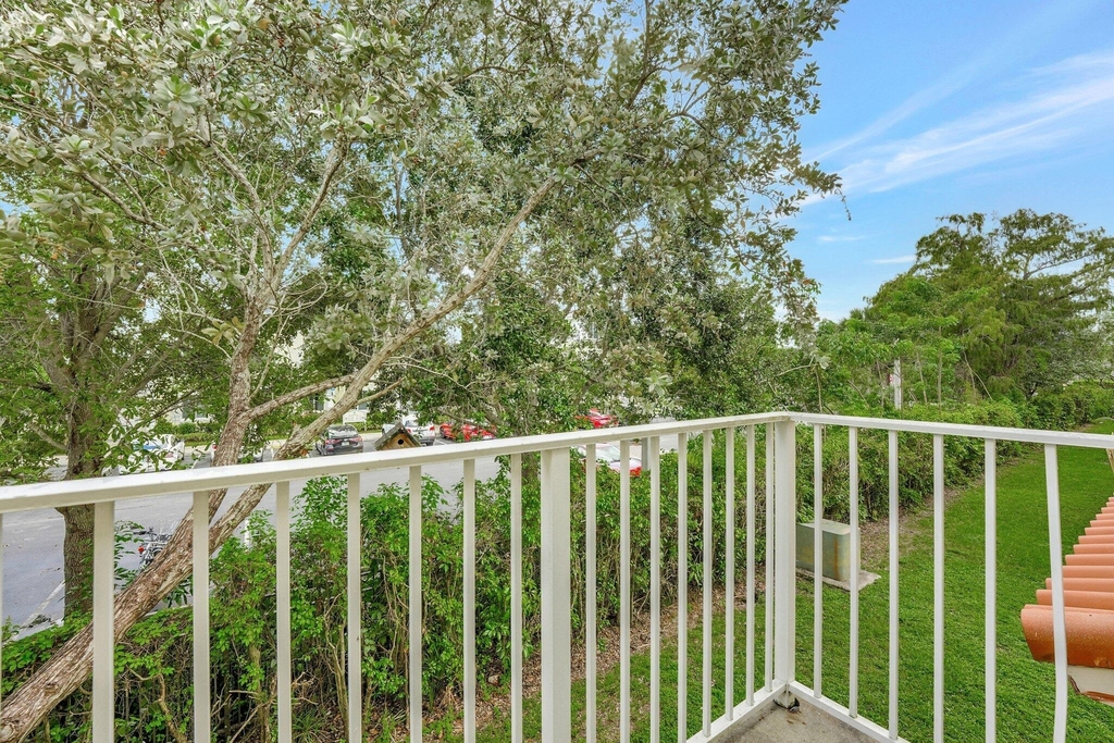 3832 Nw 90th Avenue - Photo 1