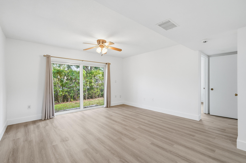 3832 Nw 90th Avenue - Photo 11