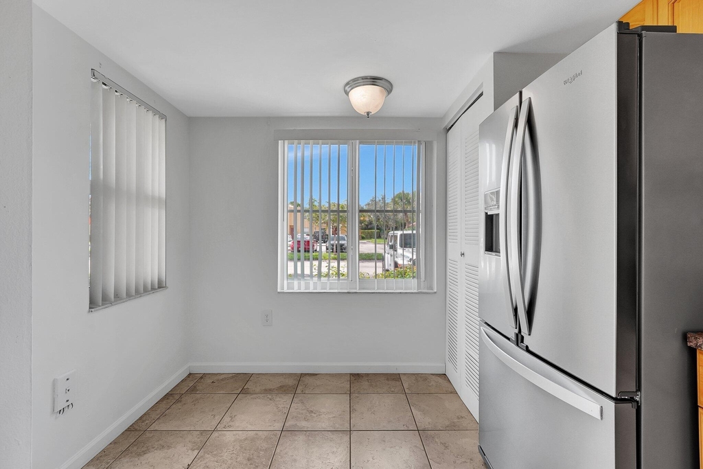 3832 Nw 90th Avenue - Photo 6