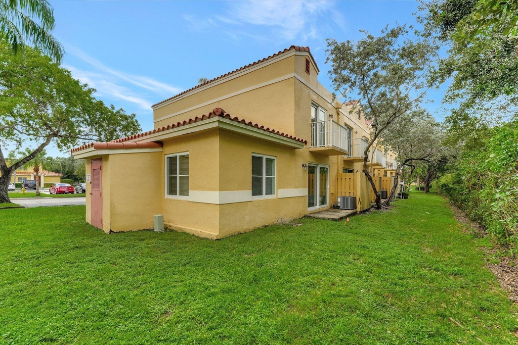 3832 Nw 90th Avenue - Photo 24