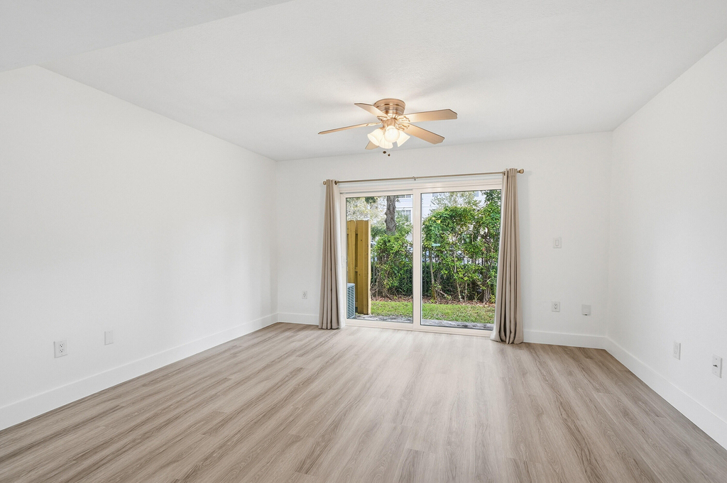 3832 Nw 90th Avenue - Photo 10