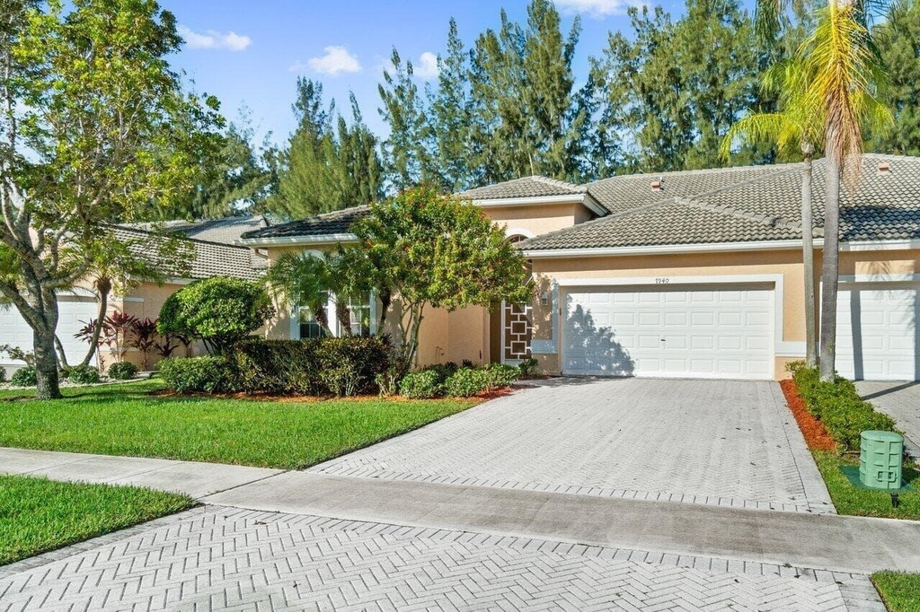 7940 Rockford Road - Photo 2