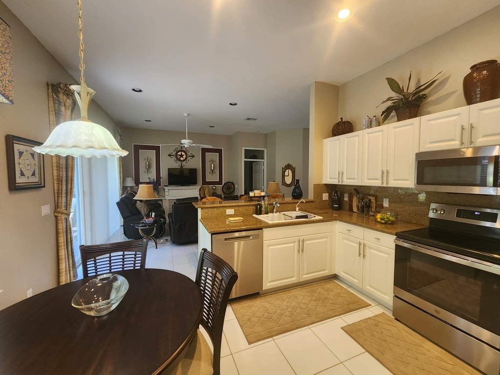 7940 Rockford Road - Photo 5