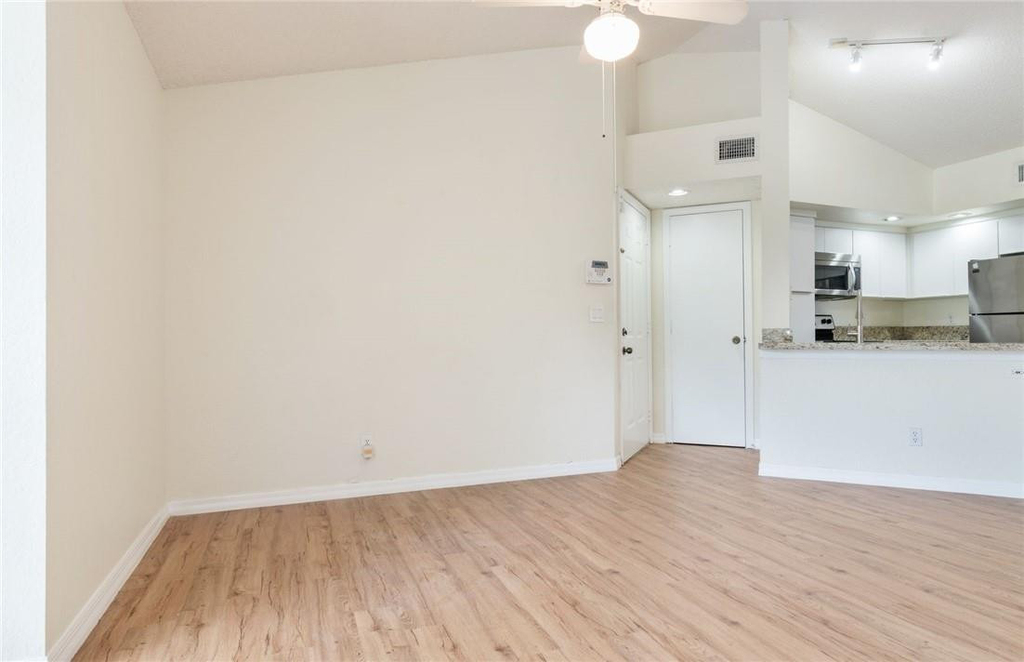 417 Vista Isles Drive - Photo 5