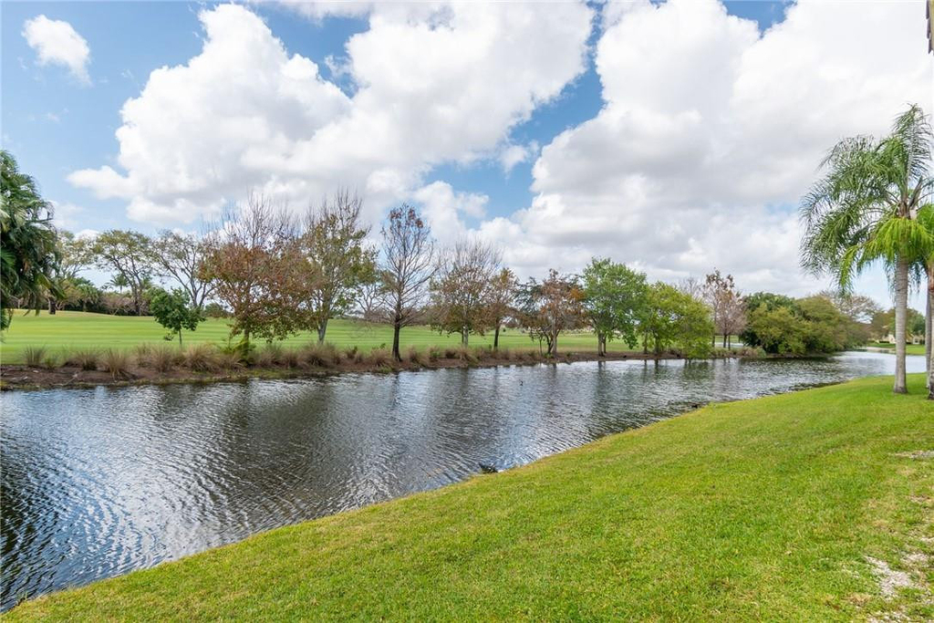 417 Vista Isles Drive - Photo 1