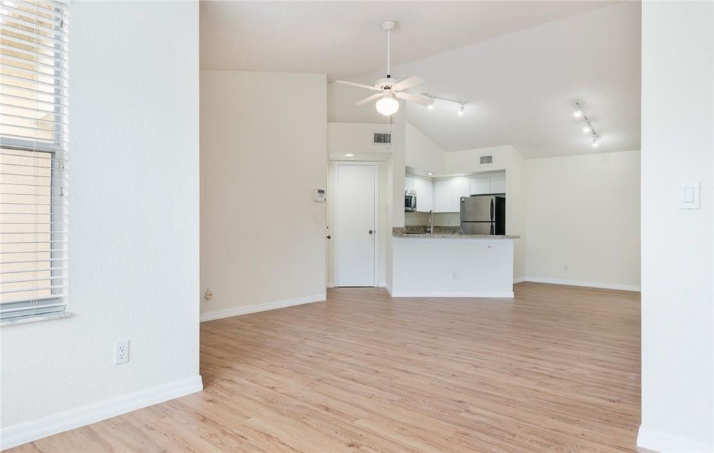 417 Vista Isles Drive - Photo 4