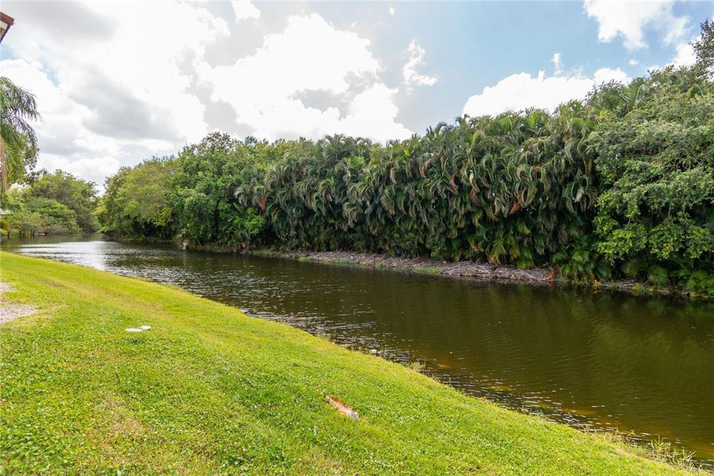 417 Vista Isles Drive - Photo 2