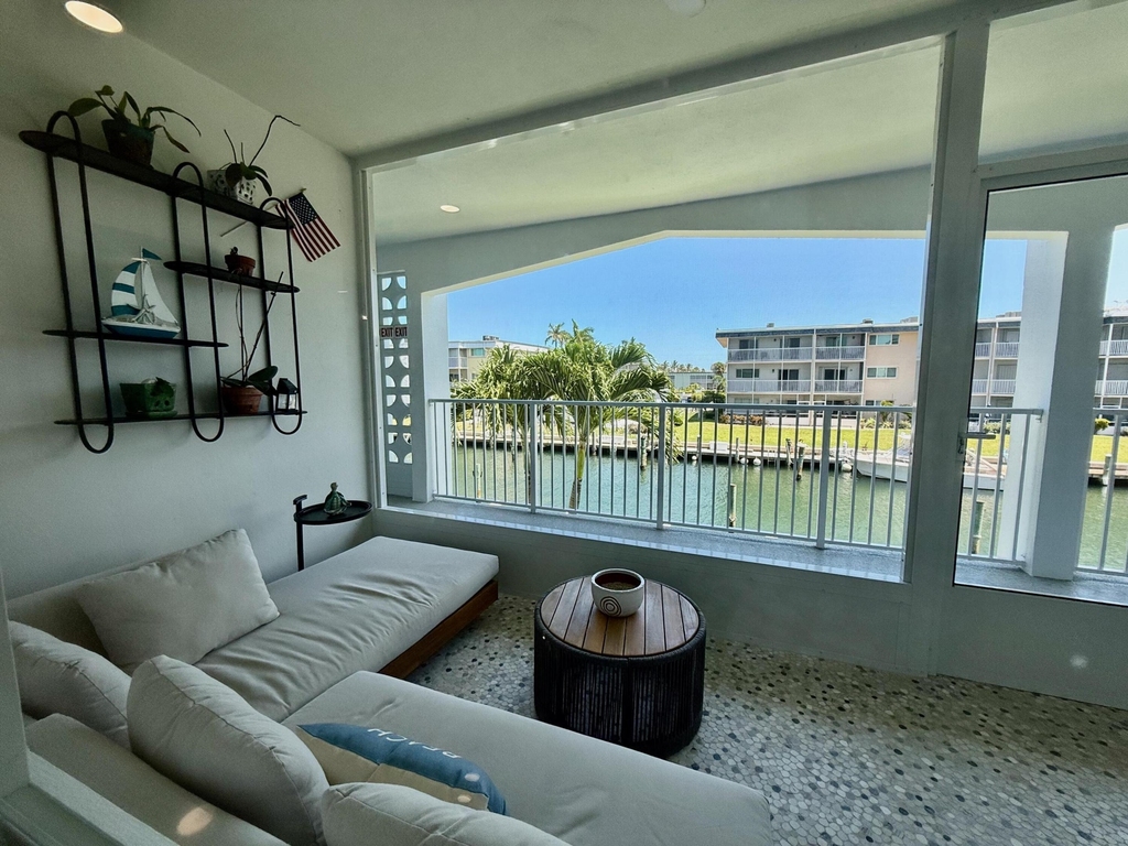 110 Shore Court - Photo 1