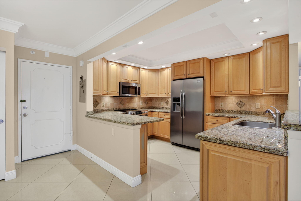 405 N Ocean Boulevard - Photo 13
