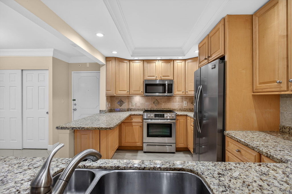 405 N Ocean Boulevard - Photo 11