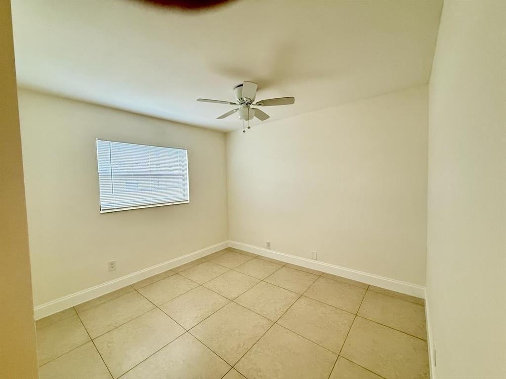 601 Ne 29th Drive - Photo 3