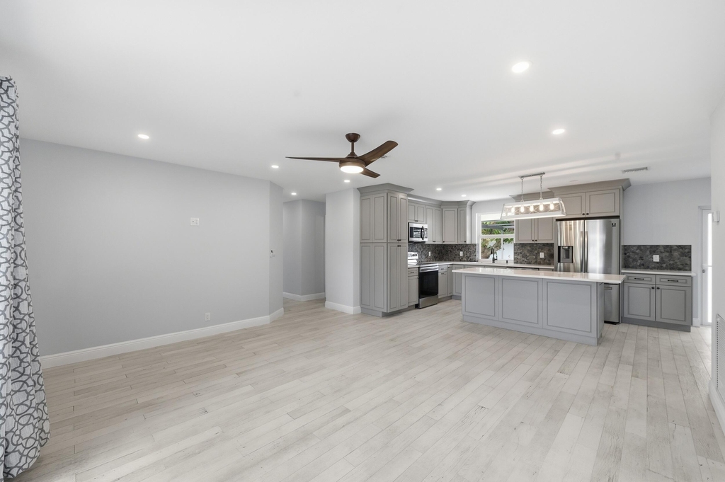 2120 Ne 62nd Court - Photo 5
