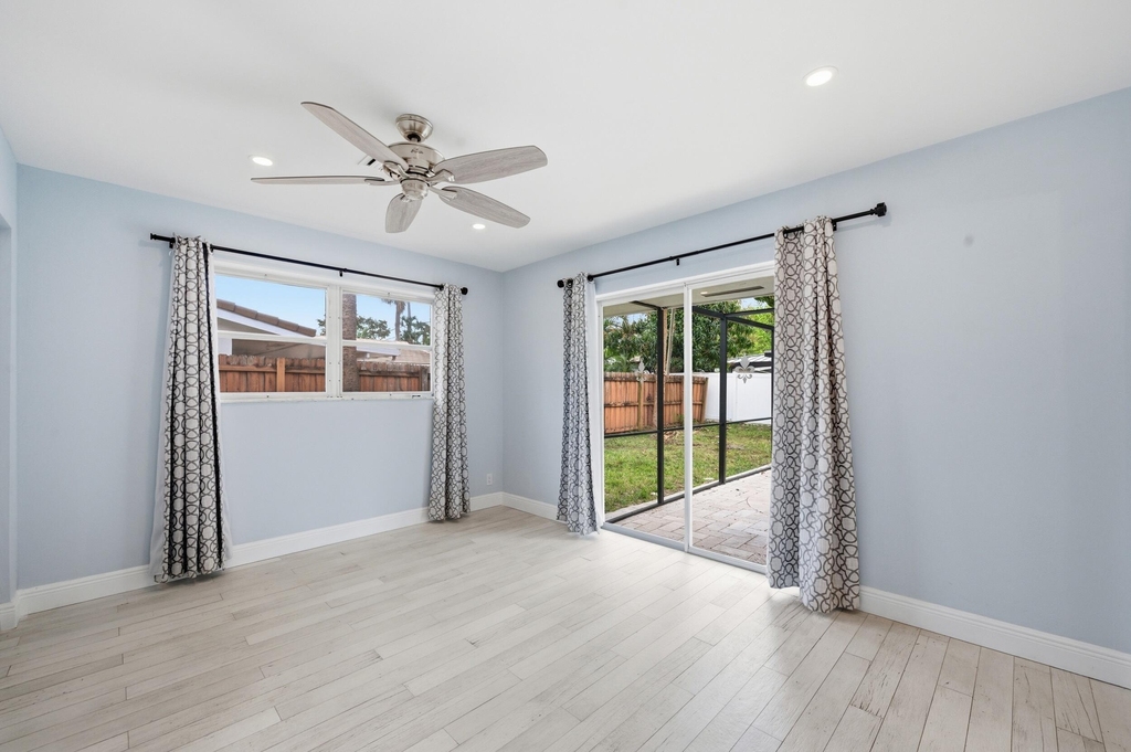 2120 Ne 62nd Court - Photo 17