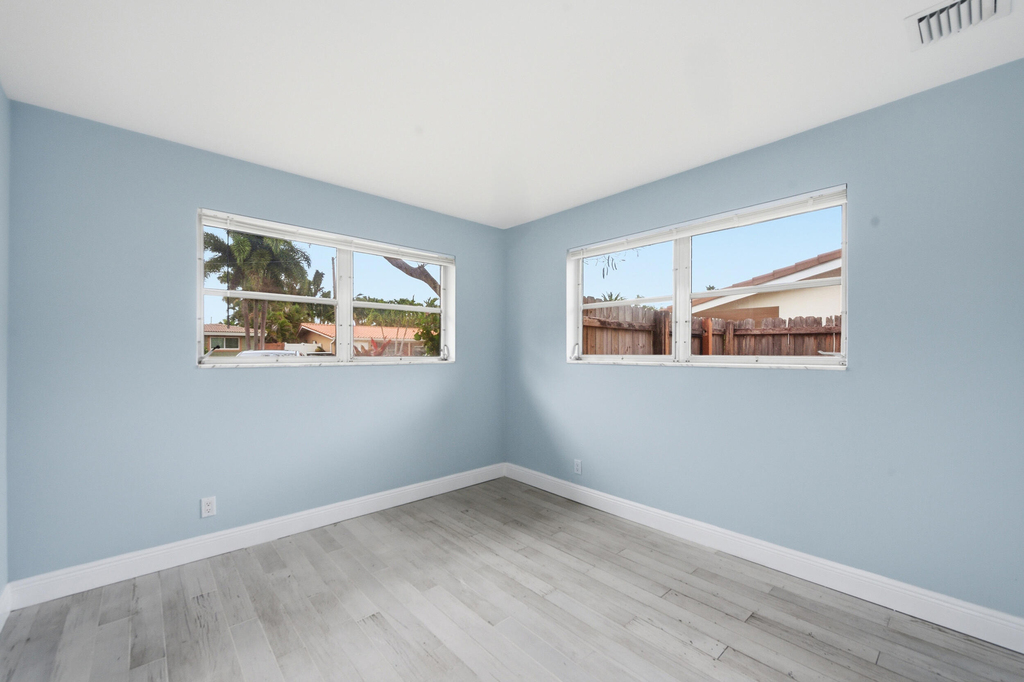 2120 Ne 62nd Court - Photo 15
