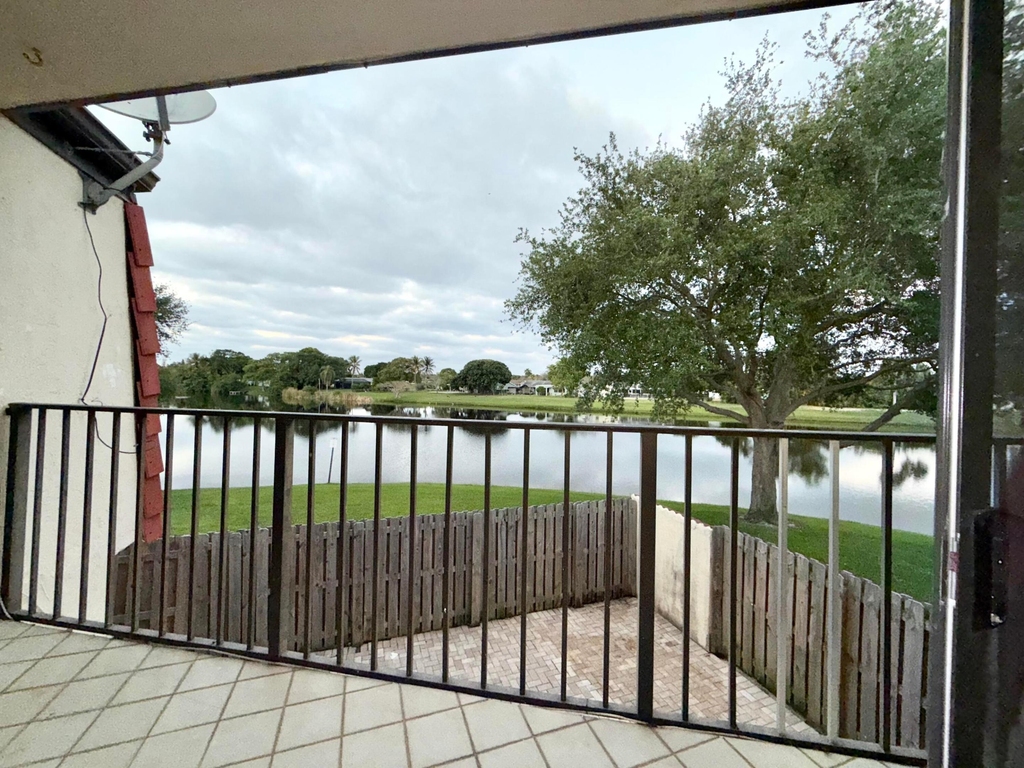 3757 Victoria Drive - Photo 18