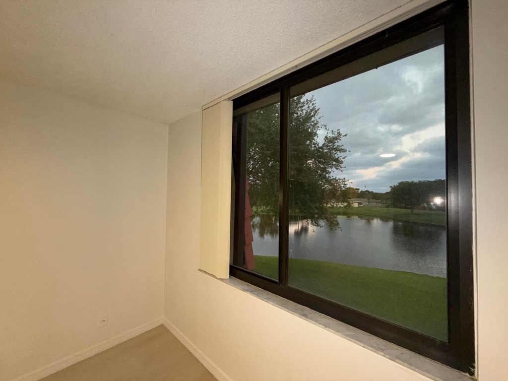 3757 Victoria Drive - Photo 10
