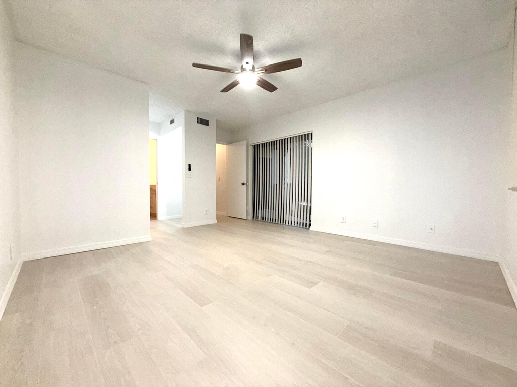 3757 Victoria Drive - Photo 14