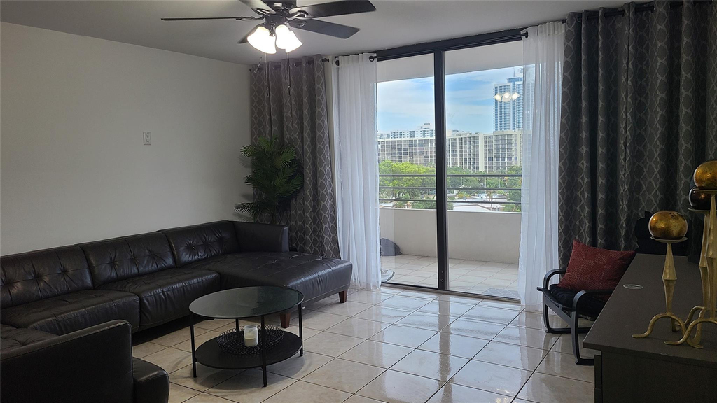 2500 Parkview Drive - Photo 2
