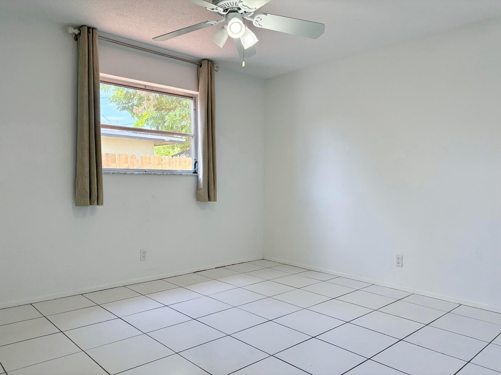 1605 Ne 50th Court - Photo 17