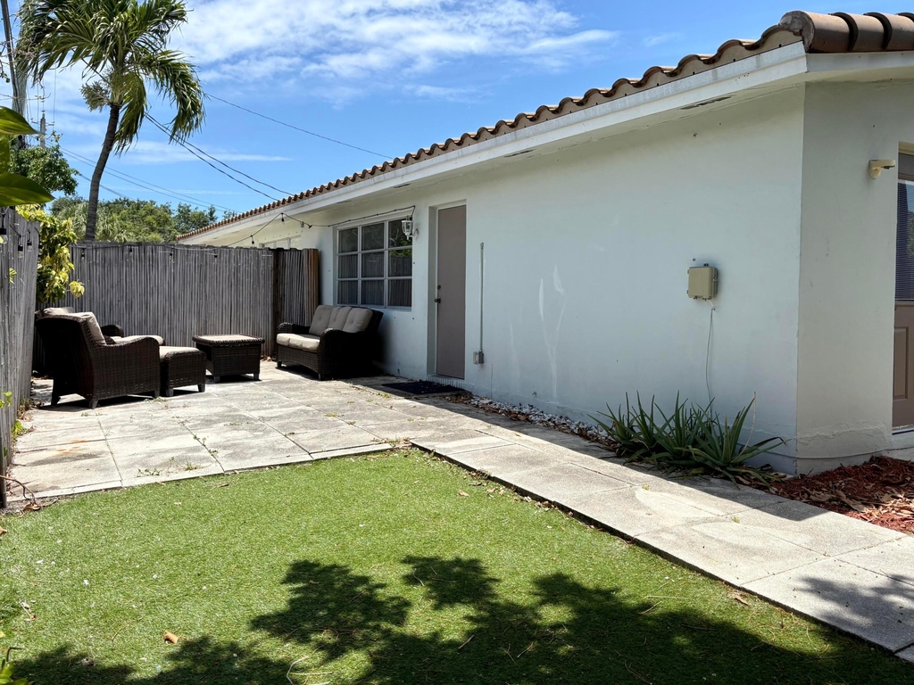 1605 Ne 50th Court - Photo 11