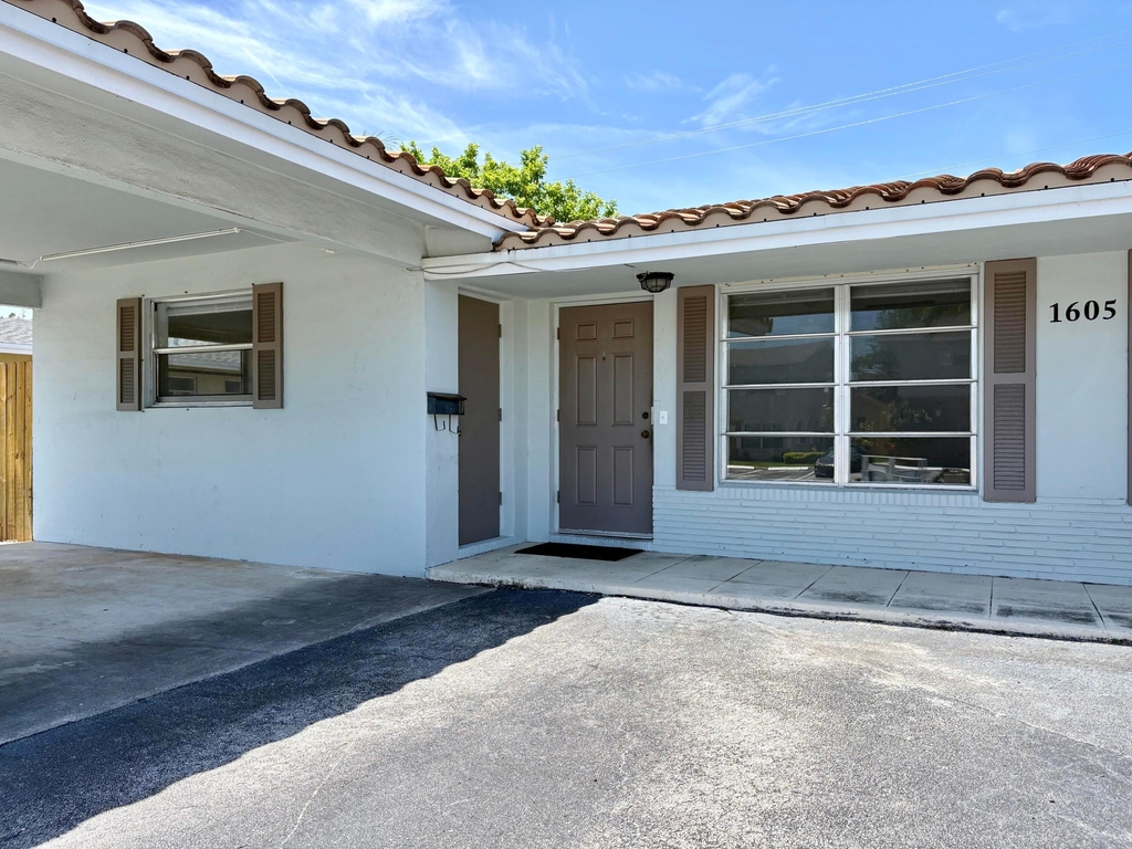 1605 Ne 50th Court - Photo 2