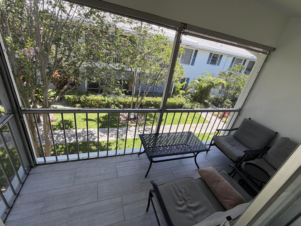 2210 Ne 67th Street - Photo 5