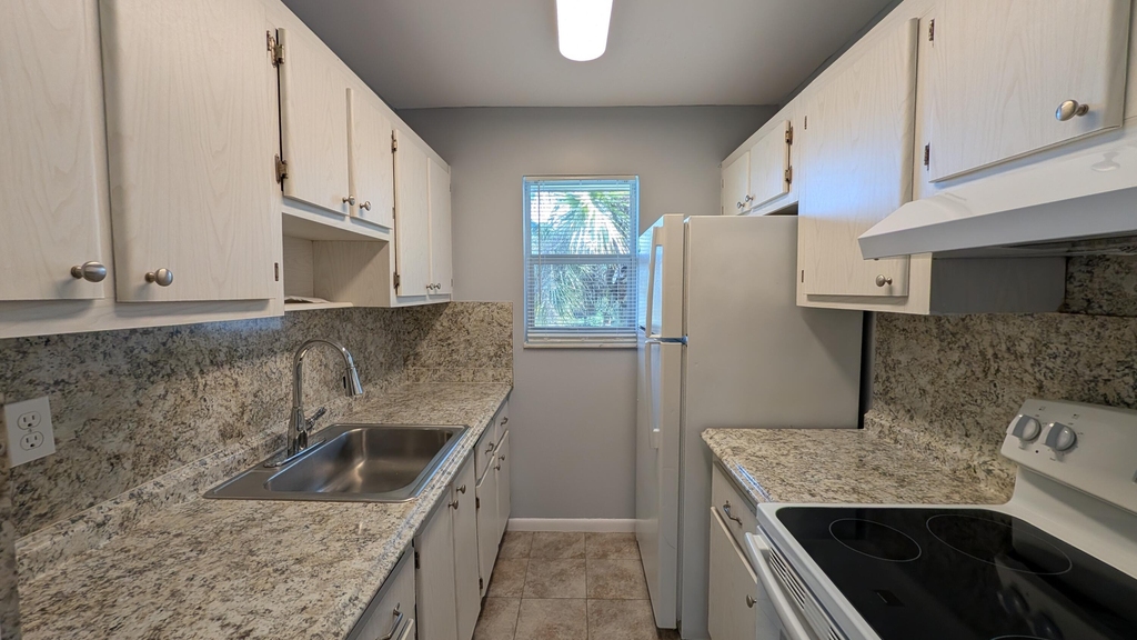 2301 Se 4th Street - Photo 13