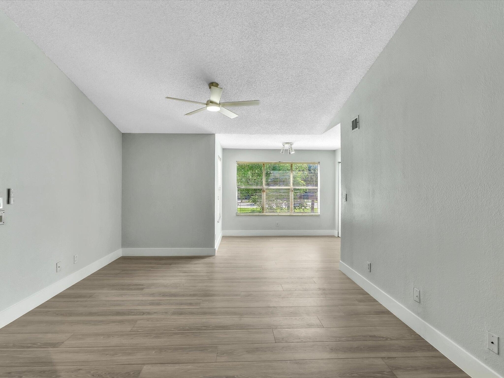 731 Vista Isles Drive - Photo 2