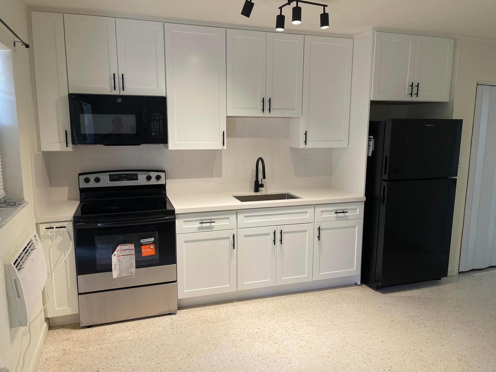 2220 N 19th Avenue - Photo 3