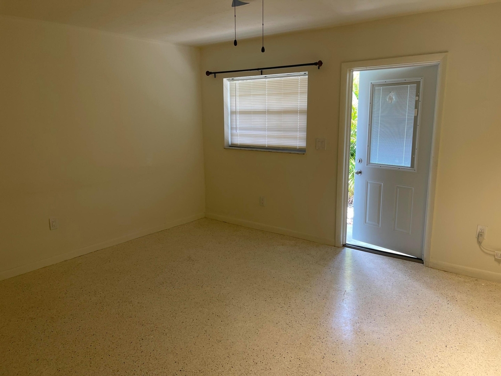2220 N 19th Avenue - Photo 4