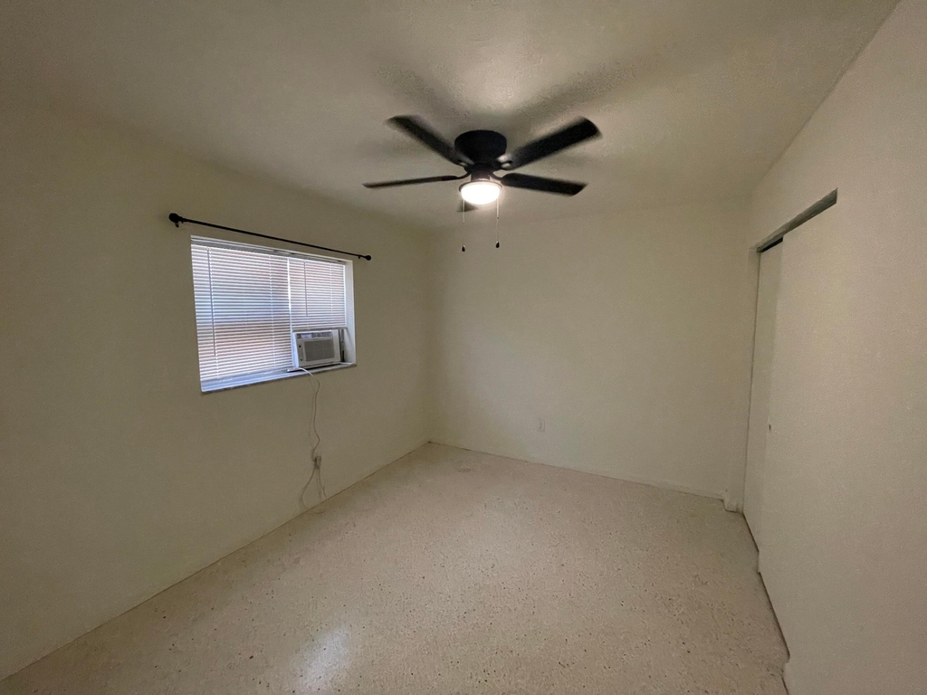 2220 N 19th Avenue - Photo 7