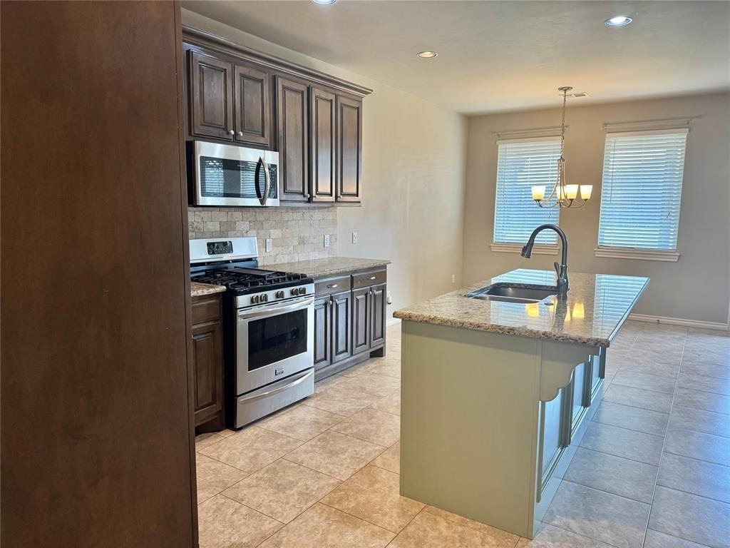 7229 146th Street - Photo 4