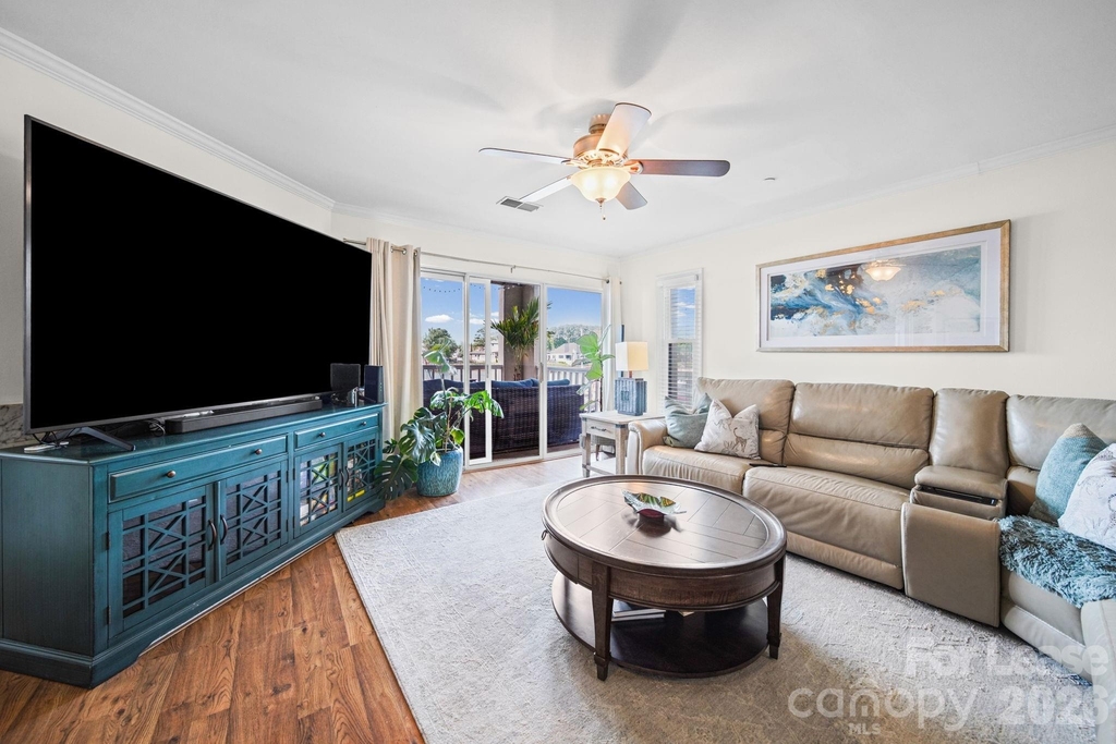 18637 Vineyard Point Lane - Photo 4
