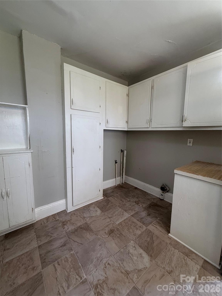 415 W Circle Drive - Photo 3