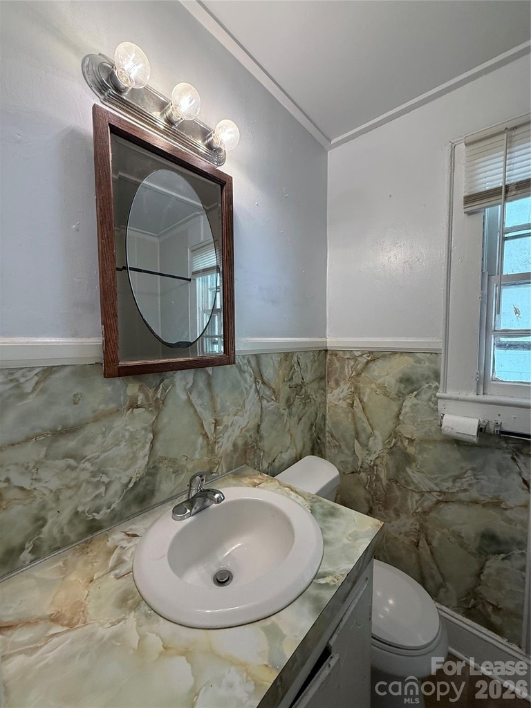 415 W Circle Drive - Photo 8