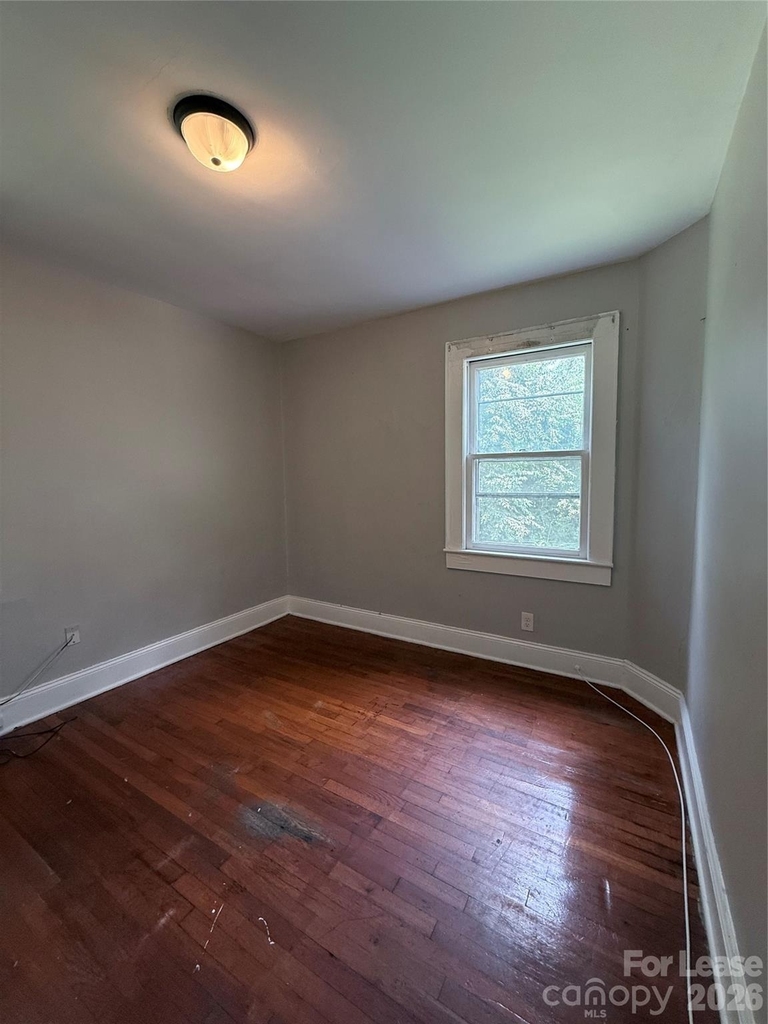 415 W Circle Drive - Photo 9