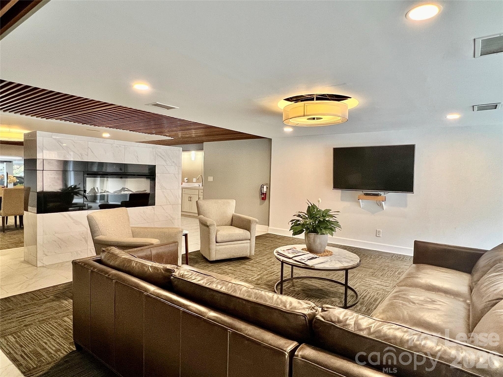 1323 Queens Road - Photo 26