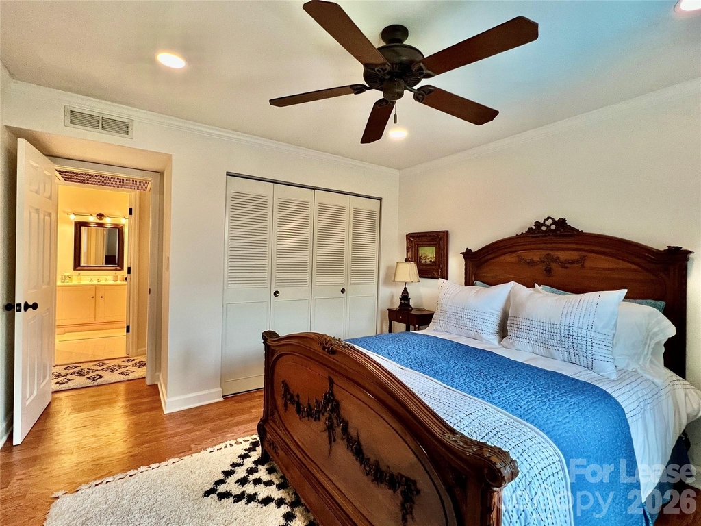 1323 Queens Road - Photo 18