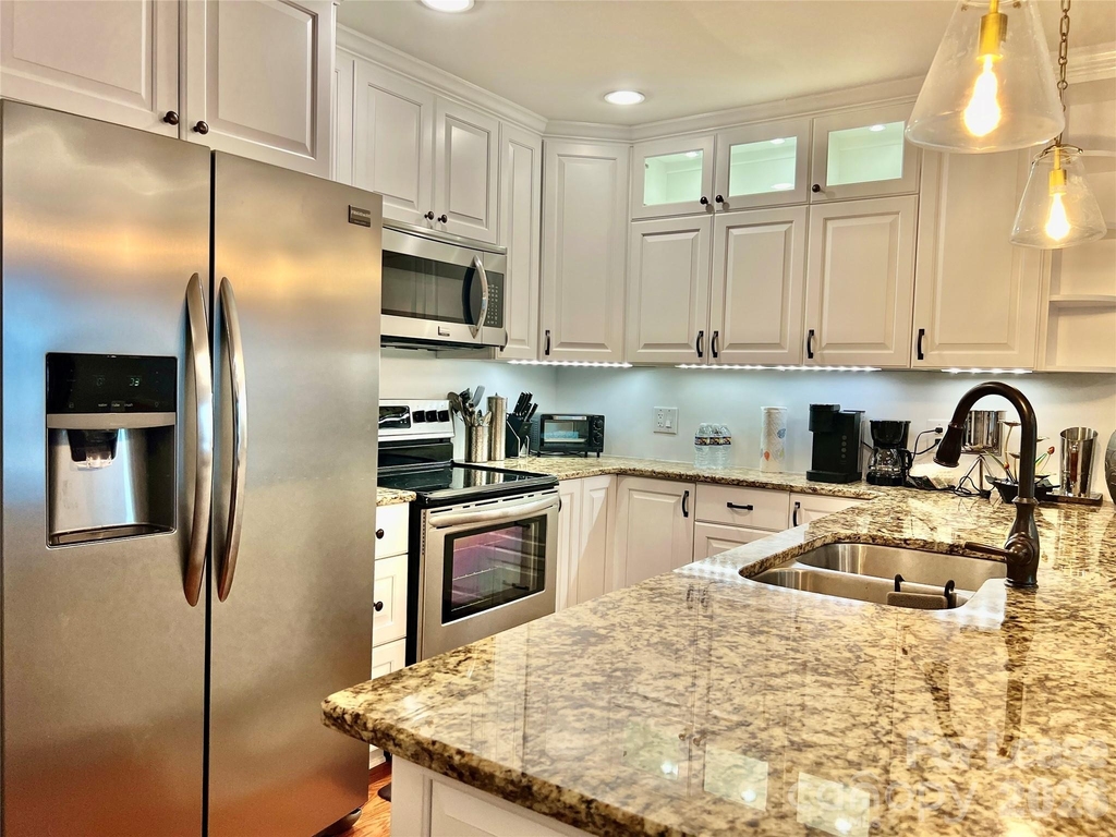 1323 Queens Road - Photo 1