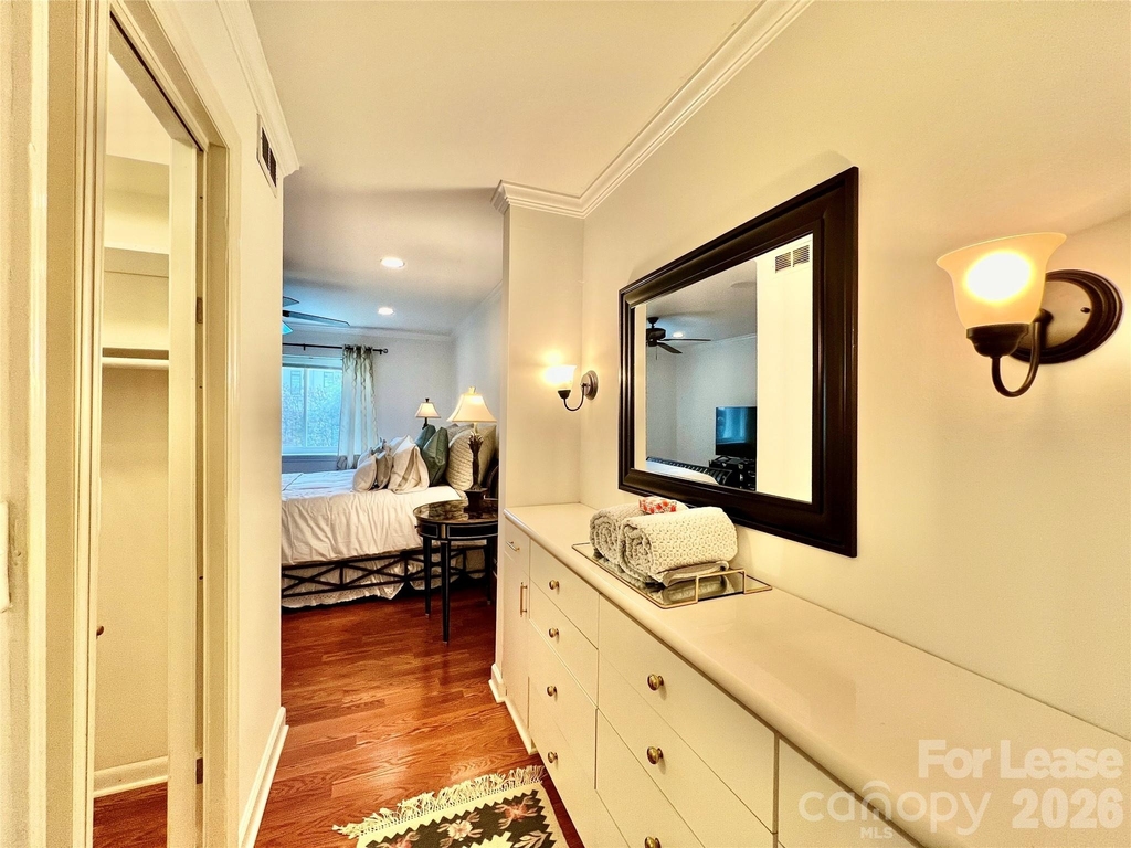 1323 Queens Road - Photo 16